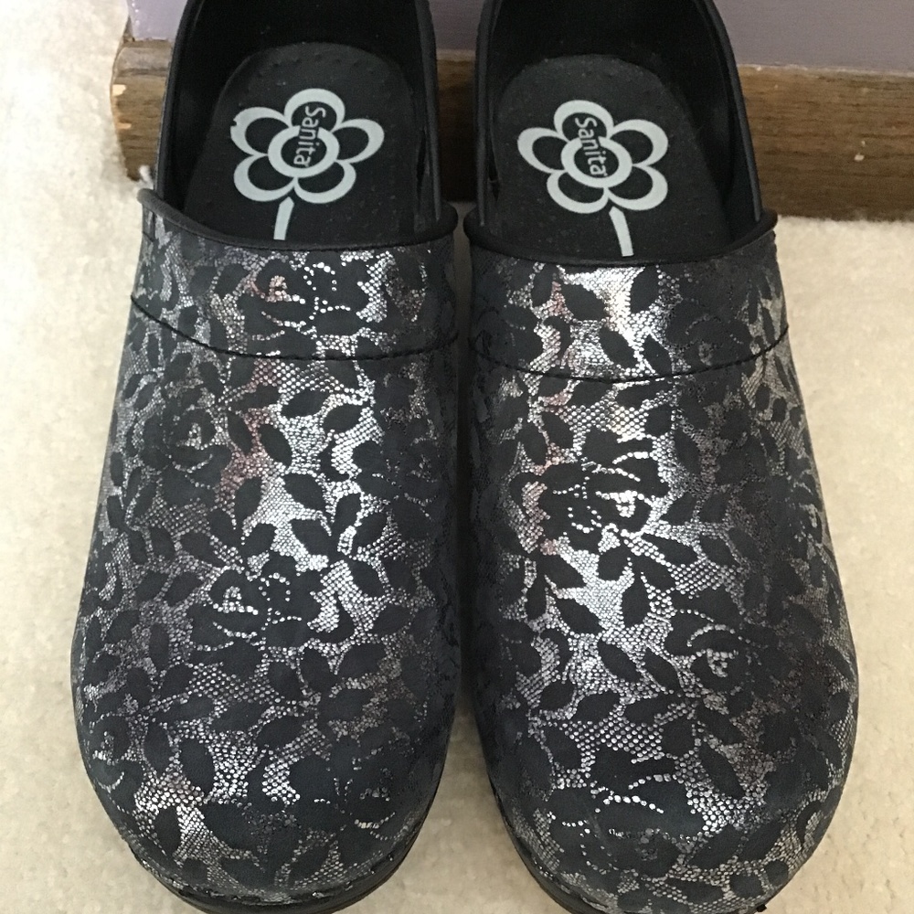 Sanita clogs